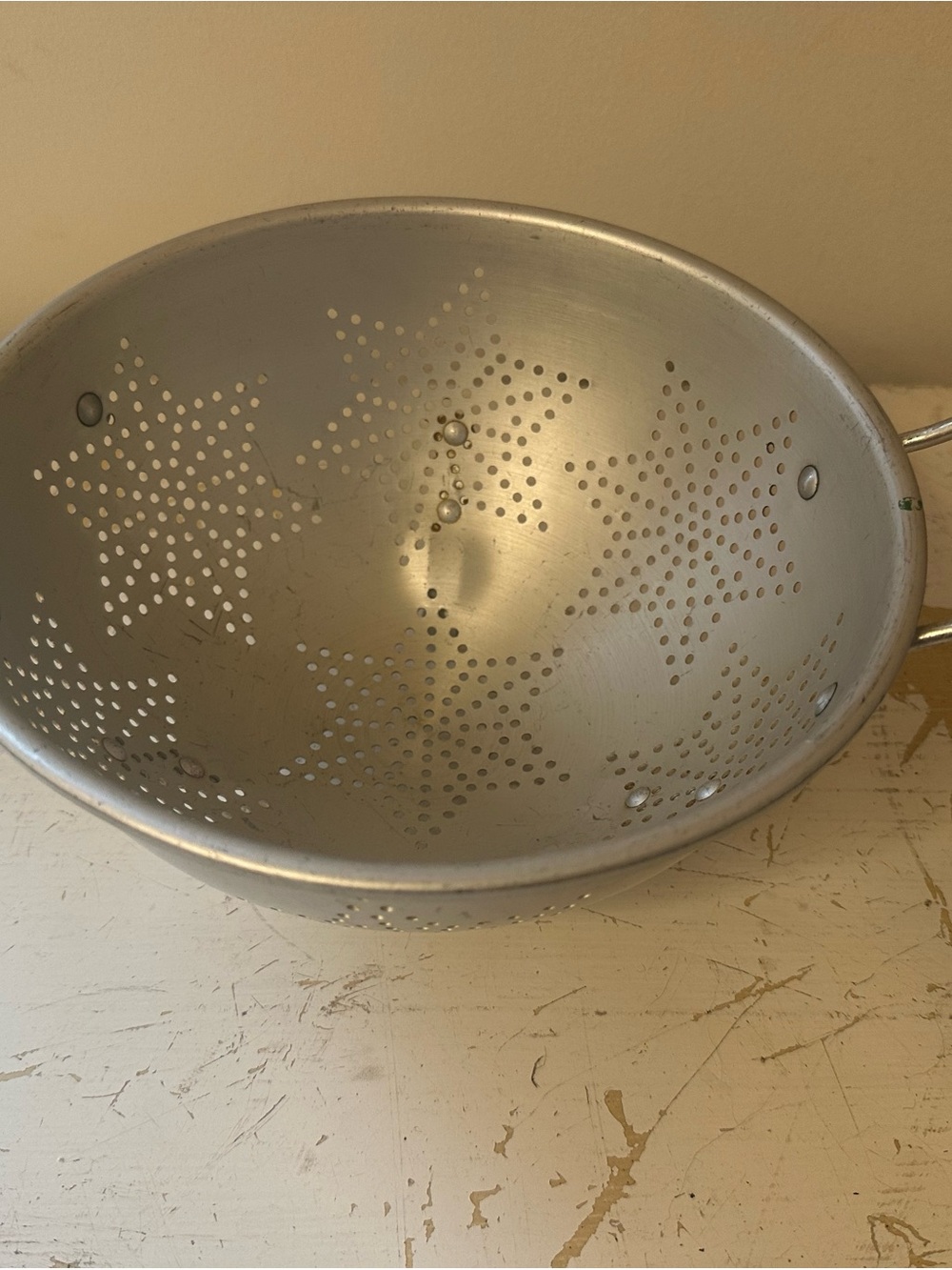 Aluminum Star-Pattern Colander - Silver - Picture 3 of 6